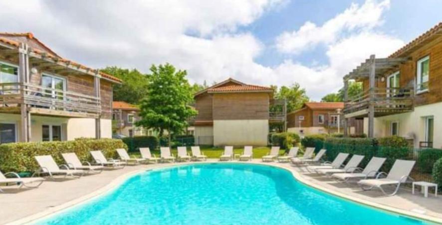 Les Terrasses Du Lac Piscine Et Vue Lac A4 欧雷扬 外观 照片